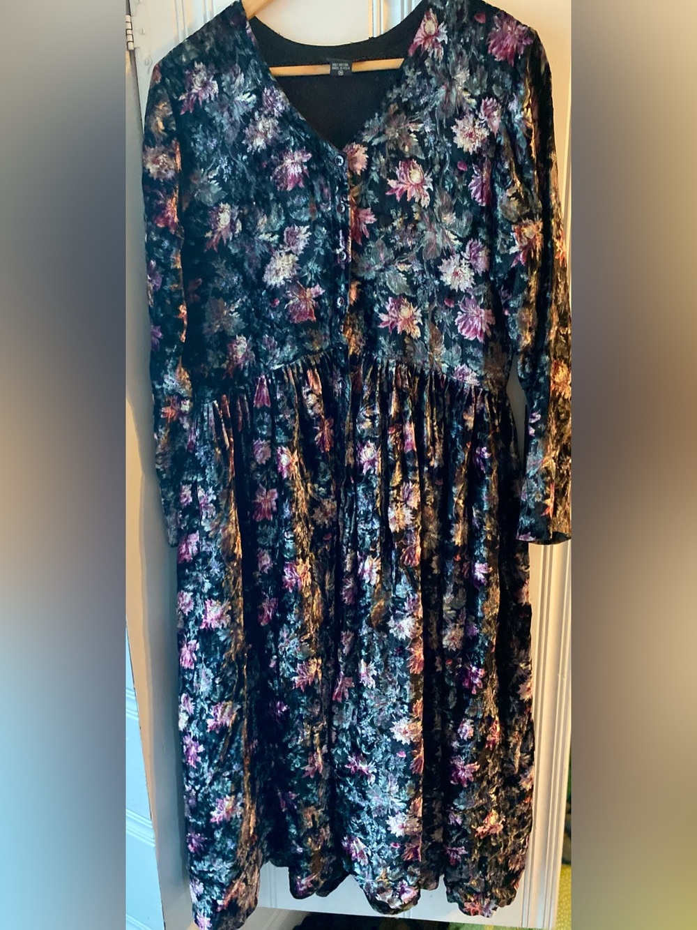 Nostalgia Velvet Dress